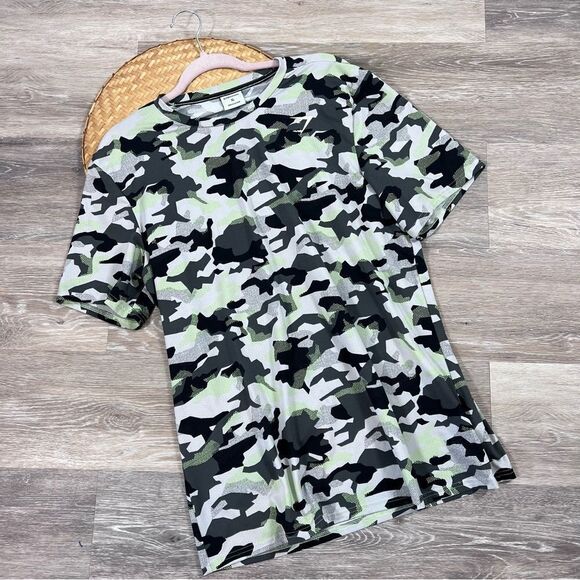 Mens gymshark camo tshirt‎ - Picture 1 of 3